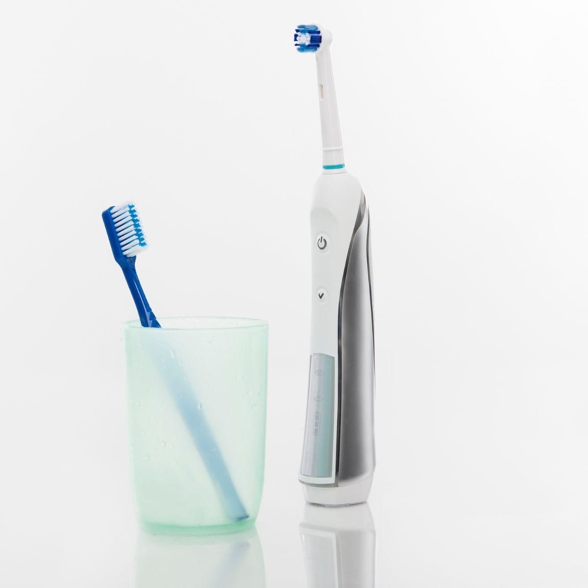 CEPILLOS DENTALES Y ALTA TECNOLOGIA.