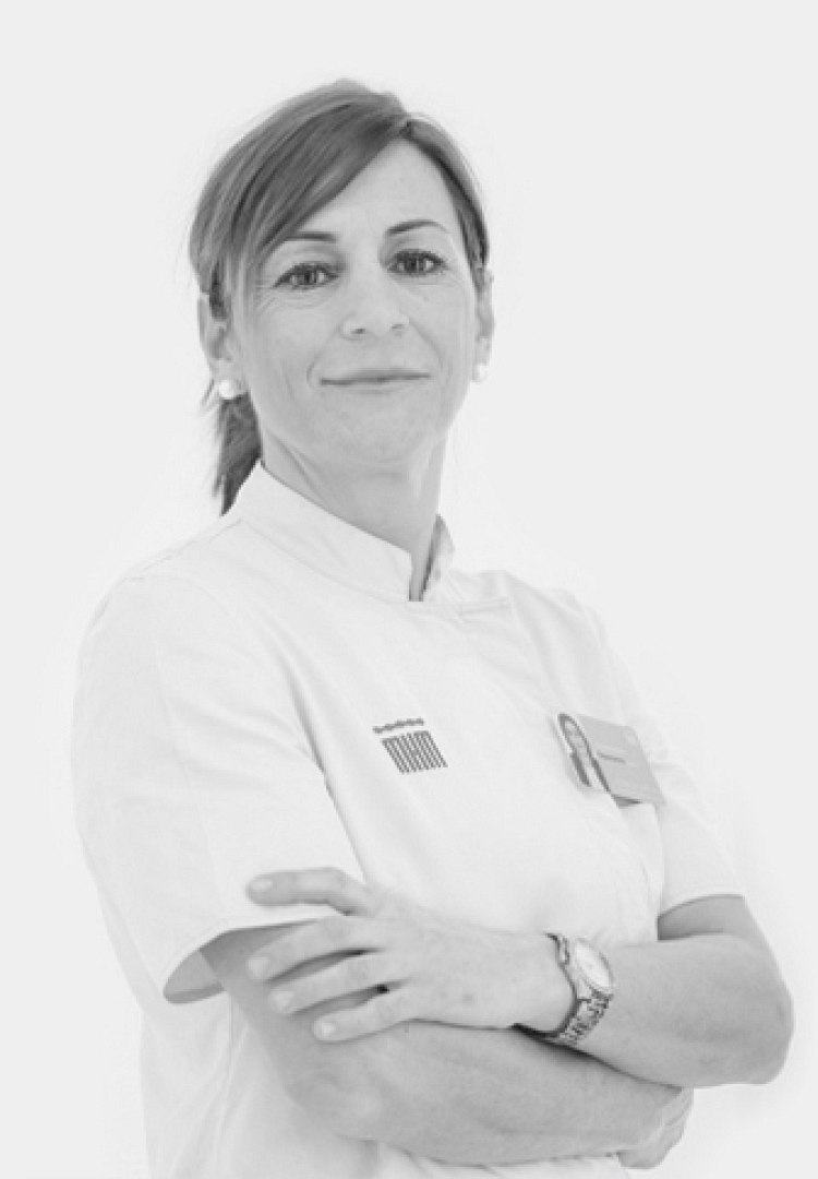 Dña. Esperanza Acebes