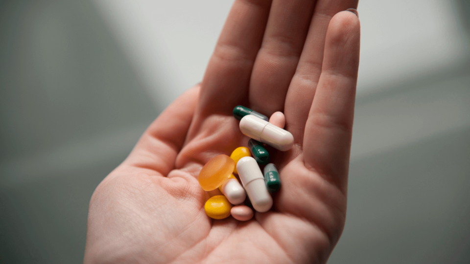 El Dr. Mariano Hernández y la relación entre los medicamentos y la salud bucal en Onda Cero (II)