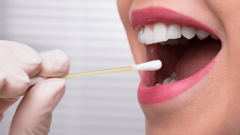 El Dr. Mariano Hernández en esta entrevista de Onda Cero habla sobre la saliva.